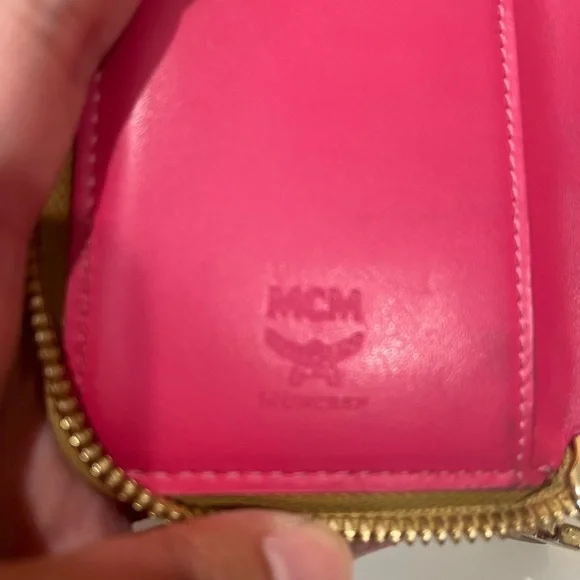 MCM GOLD KEY HOLDER WALLET - Picture 14 of 16